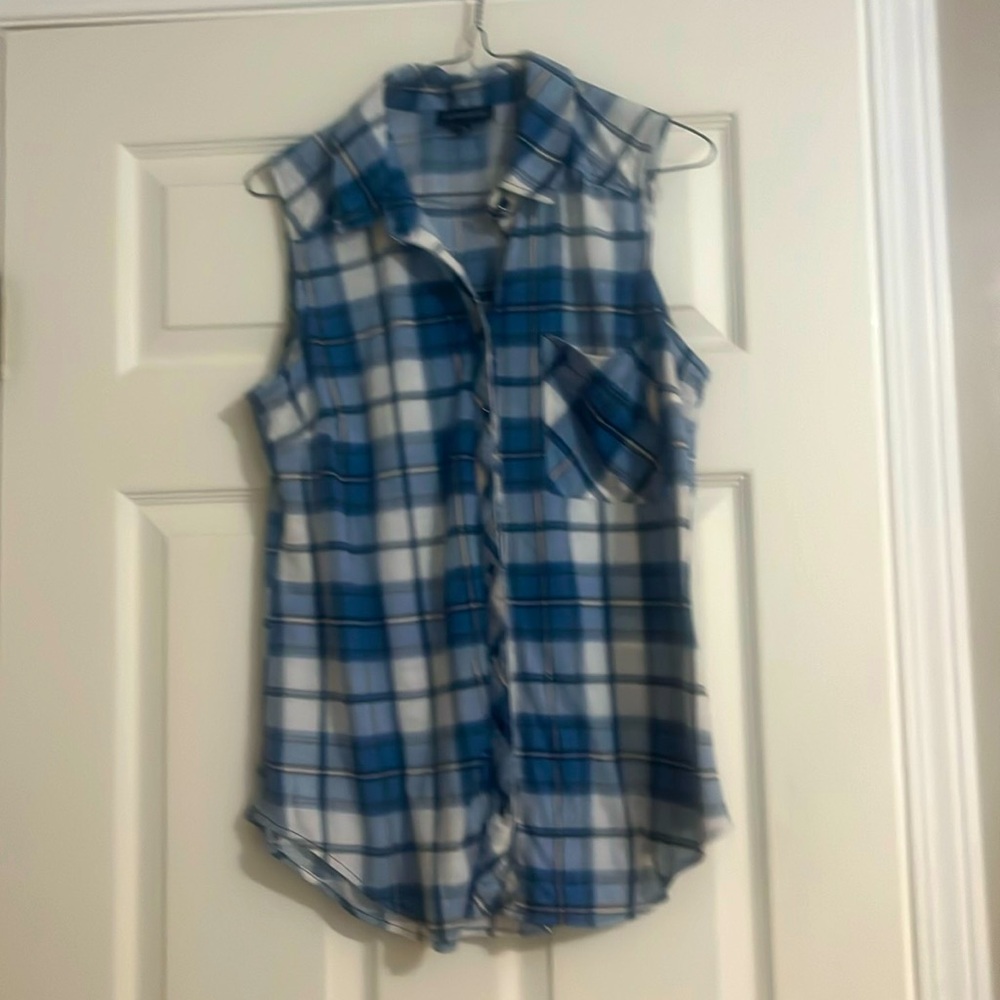 Sleeveless top